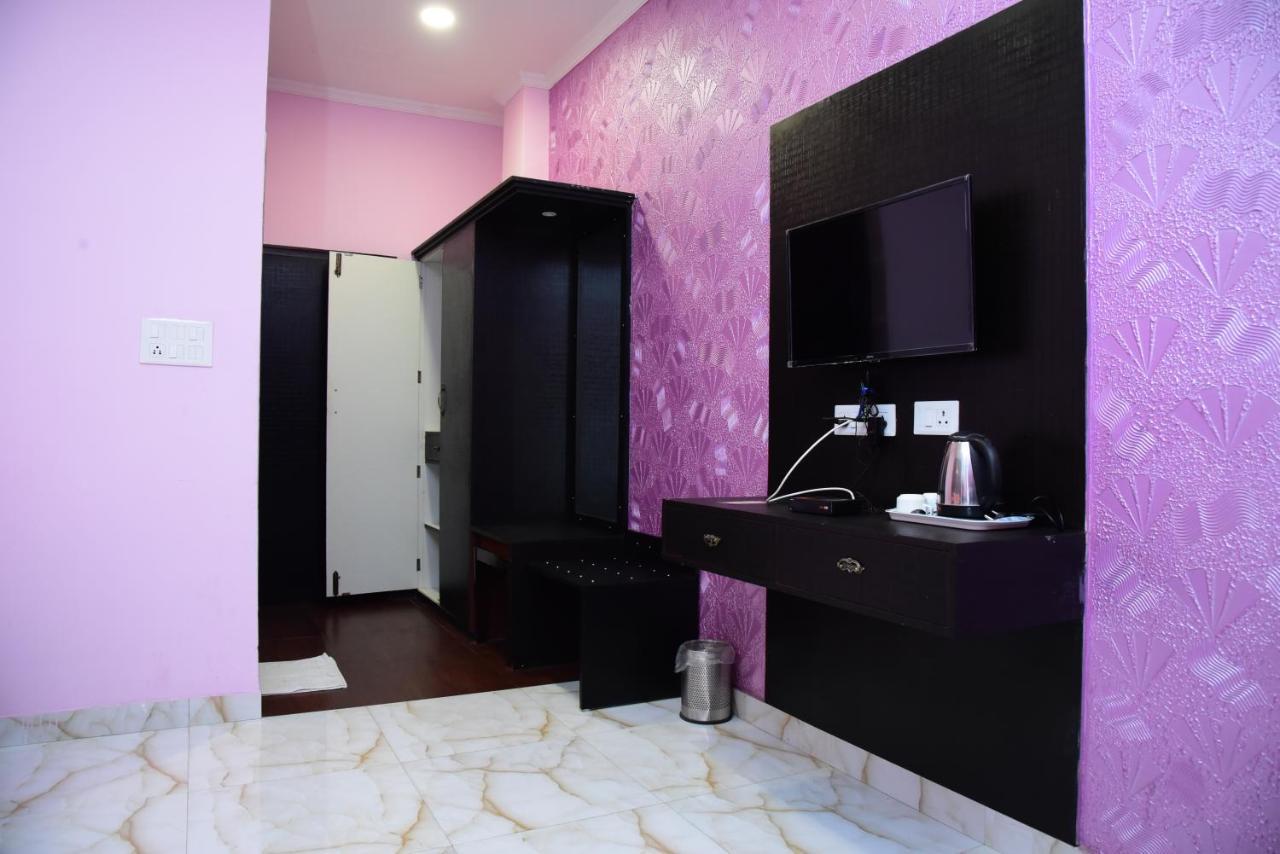 The Park Presidency Hotel Bareilly Exterior photo