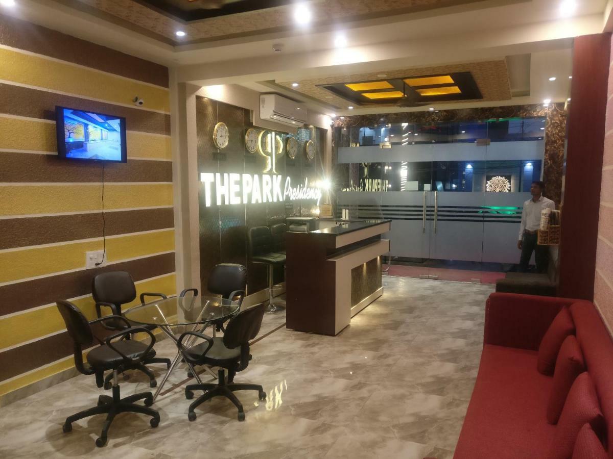 The Park Presidency Hotel Bareilly Exterior photo