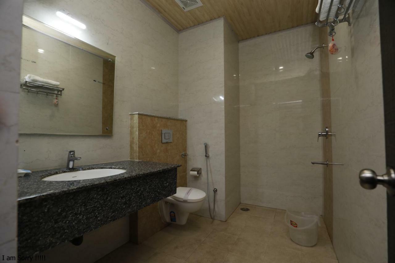 The Park Presidency Hotel Bareilly Exterior photo