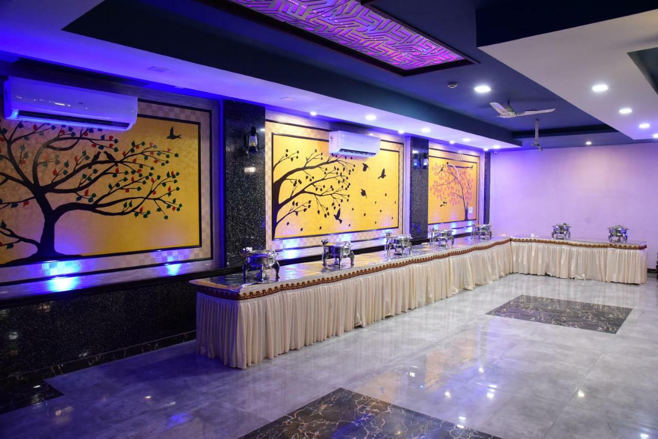 The Park Presidency Hotel Bareilly Exterior photo